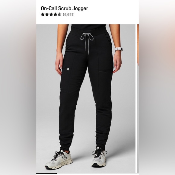 Fabletics Scrub Set - Picture 11 of 15